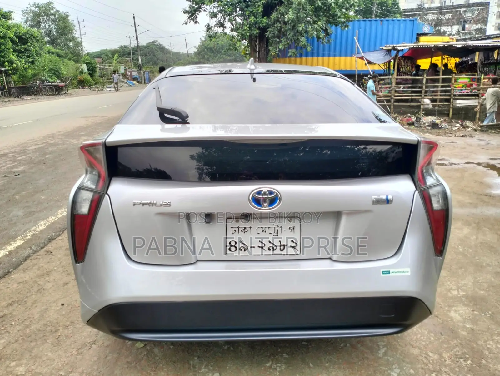 টয়োটা প্রিয়াস ২০১৭ সিলভার