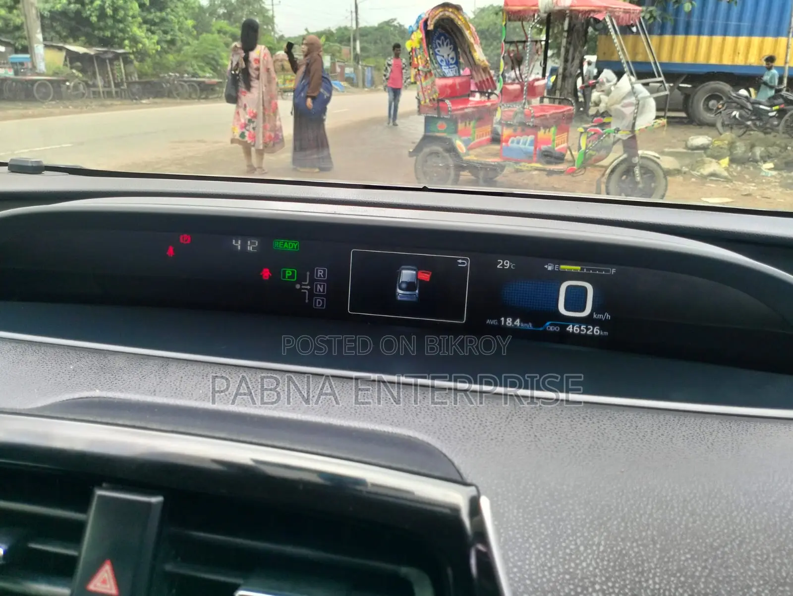 টয়োটা প্রিয়াস ২০১৭ সিলভার