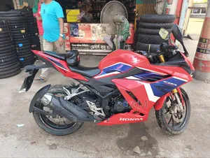 Honda CBR 2021 Red