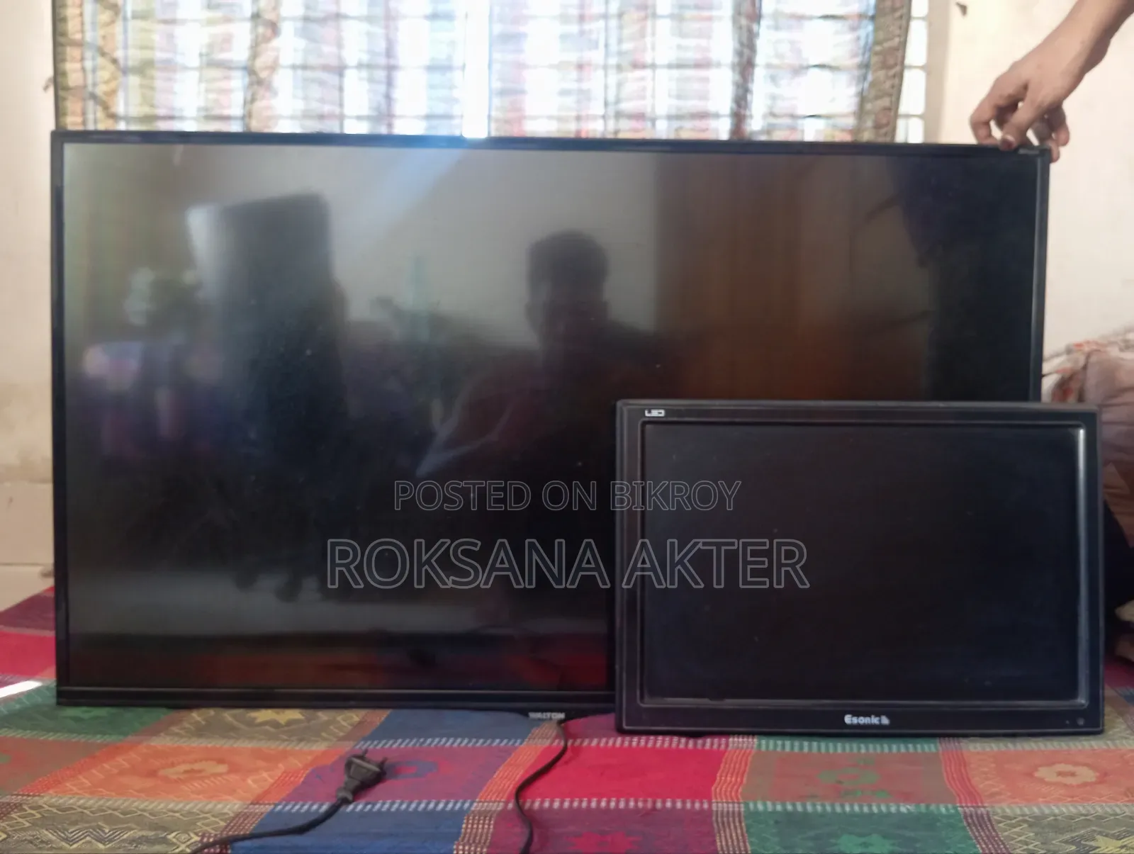 Walton Smart 43" TV & 21" Monitor