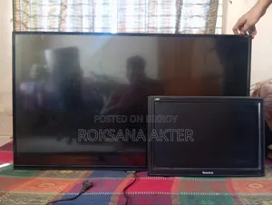 Walton Smart 43" TV & 21" Monitor