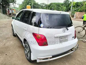 Toyota IST 2005 White