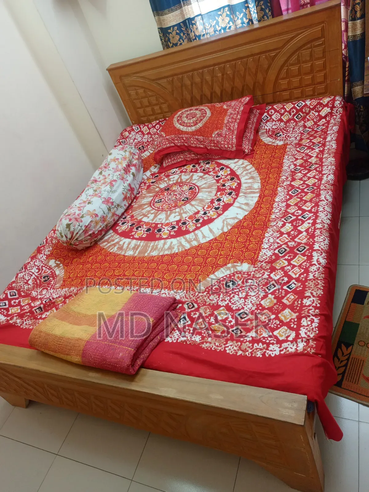 ৫ ফুট ৭ ফুটের একটি আকাশমনি কাঠের খাট