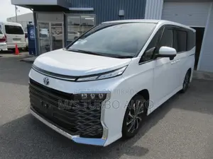 Toyota Voxy Hybrid S-G 2WD 7-Seater 2022 Pearl