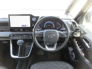 Toyota Voxy Hybrid S-G 2WD 7-Seater 2022 Pearl