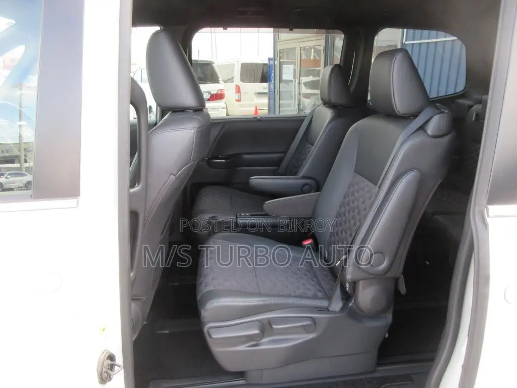 Toyota Voxy Hybrid S-G 2WD 7-Seater 2022 Pearl