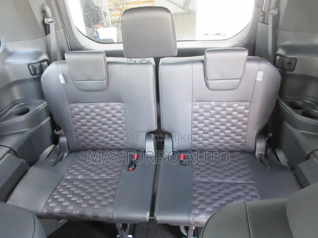 Toyota Voxy Hybrid S-G 2WD 7-Seater 2022 Pearl