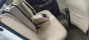টয়োটা অ্যালিওন ২০১৫ সাদা