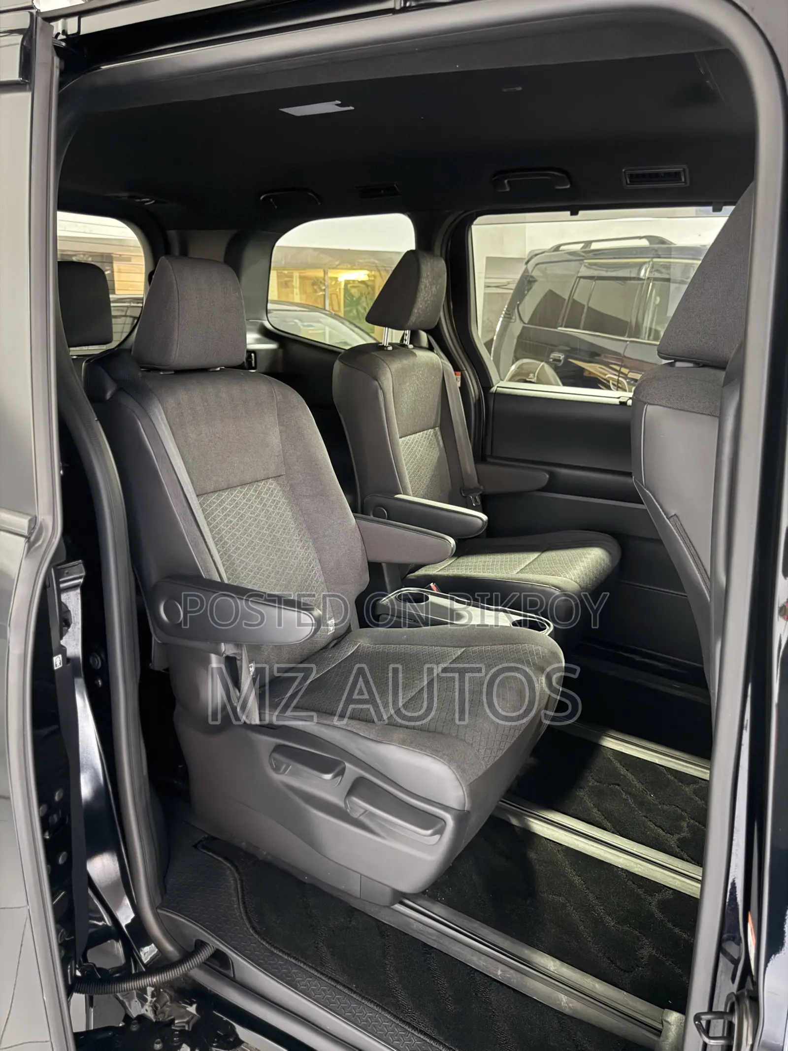 Toyota Voxy Hybrid S-G 2WD 7-Seater 2022 Black