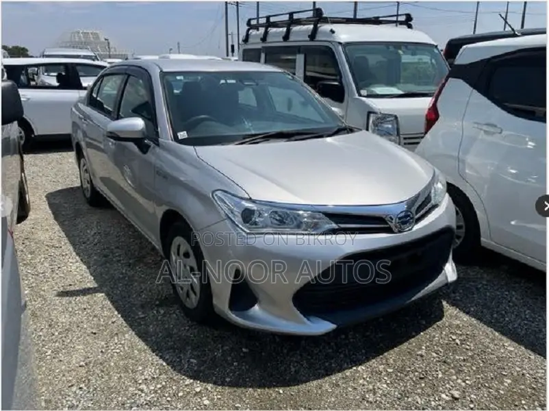 Toyota Axio 2021 Silver