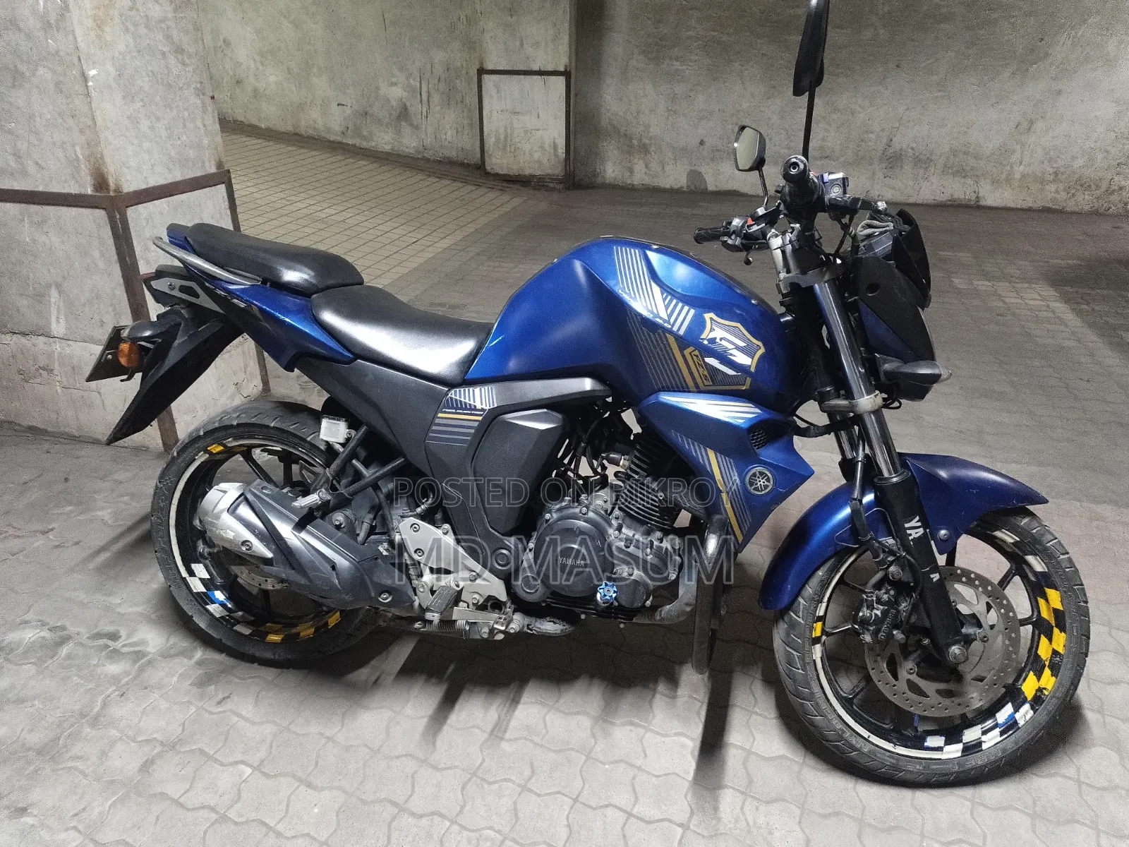 ইয়ামাহা এফজেড ২০১৯ নীল