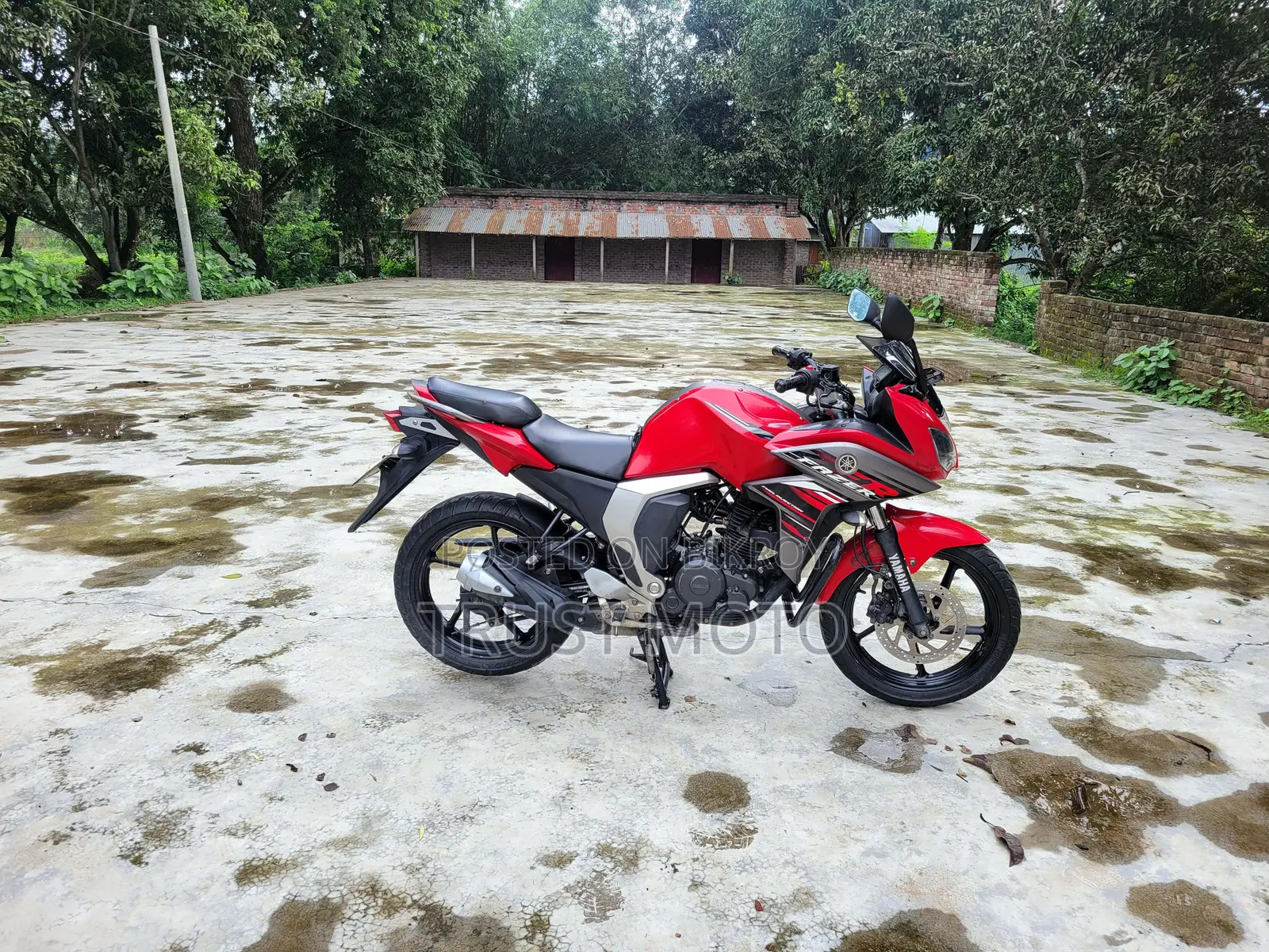 Yamaha YZF-R ২০২১ লাল