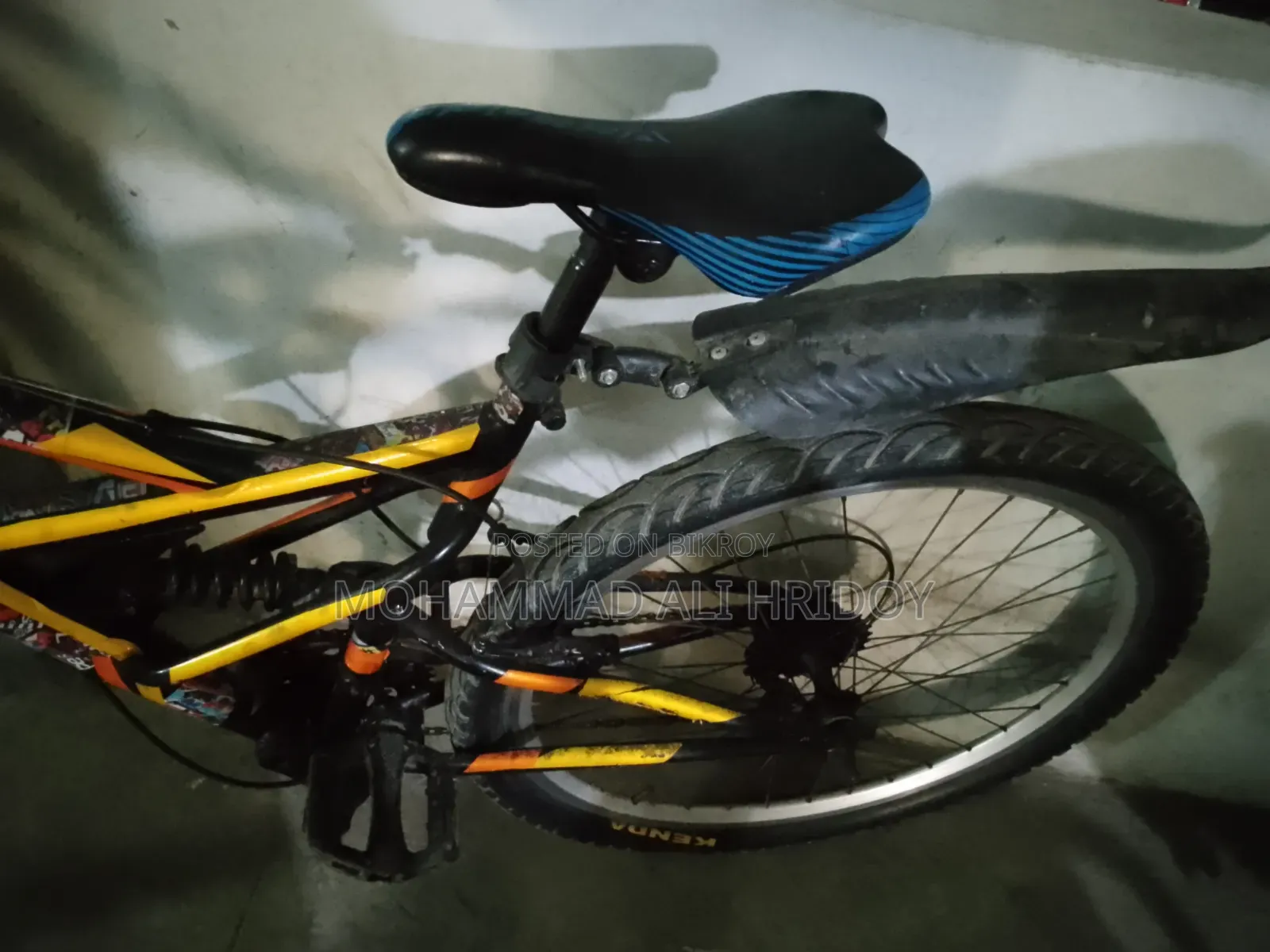 সাইকেলটা দেখতে নতুনের মত