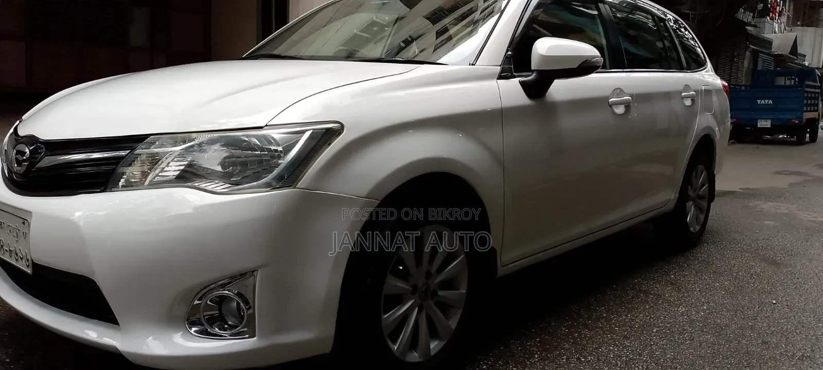 Toyota Corolla Fielder 2013 Off white