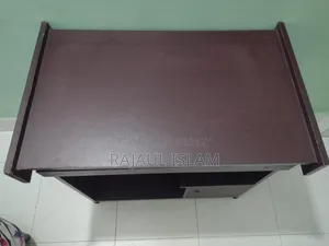 কম্পিউটার টেবিল
