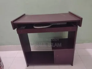 কম্পিউটার টেবিল