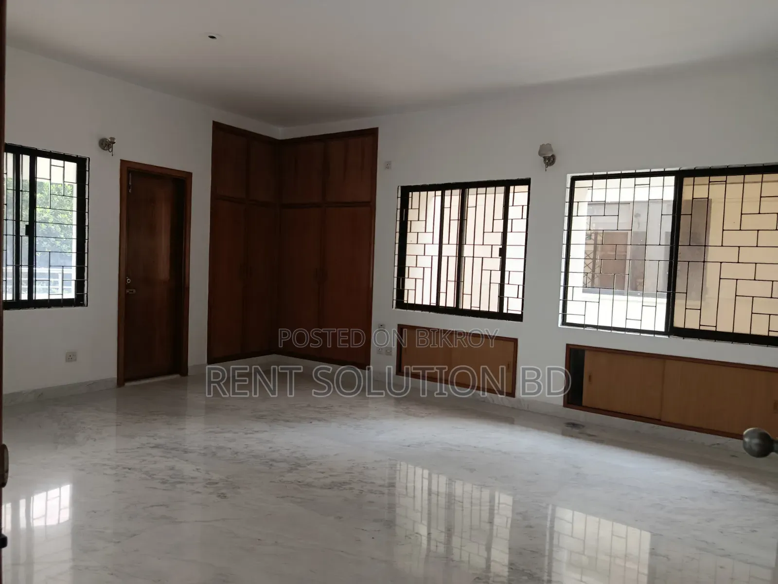 Lake View Luxurious Office Space Rent at Gulshan 1
