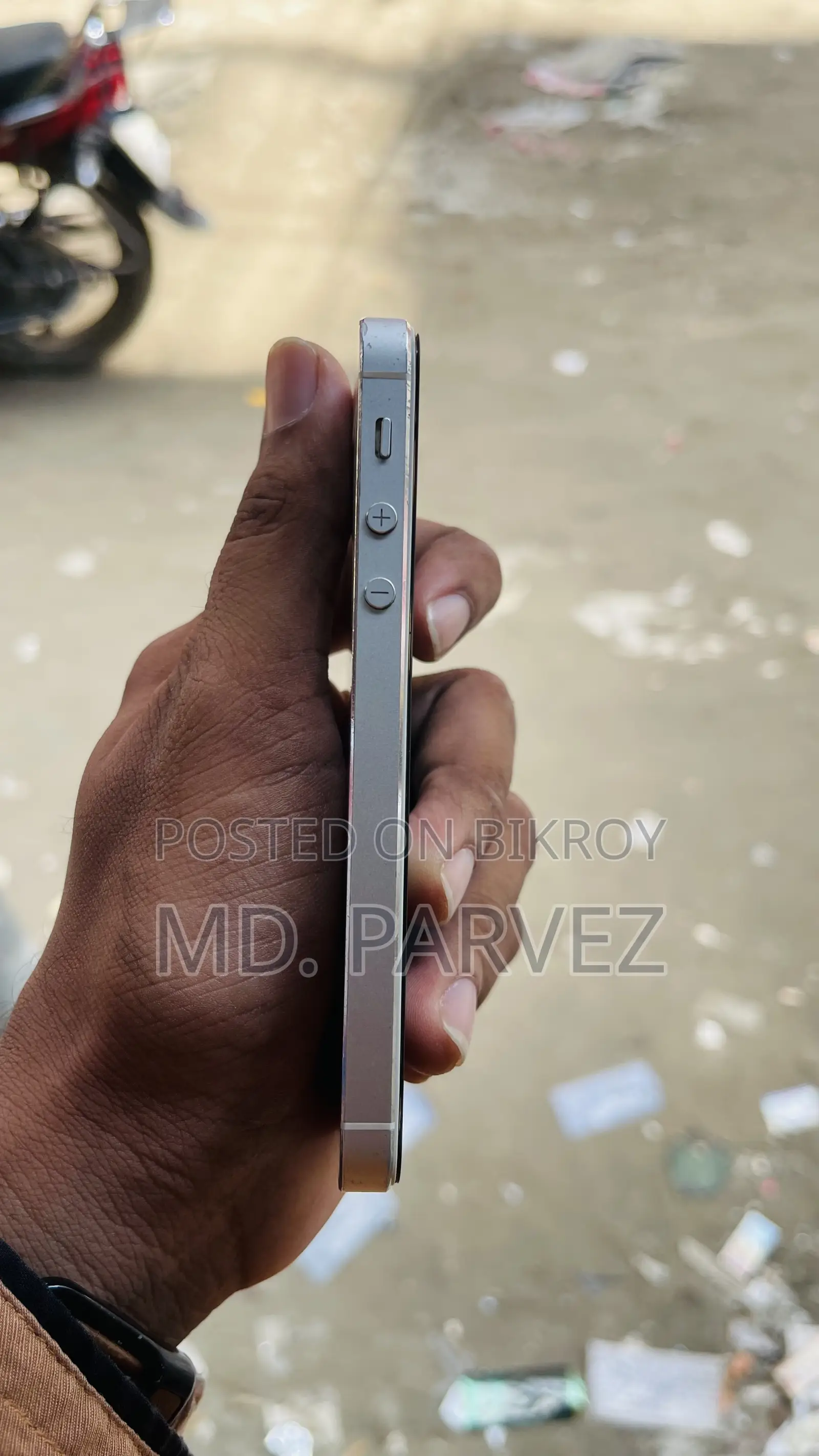 Apple iPhone 5s 16 GB White