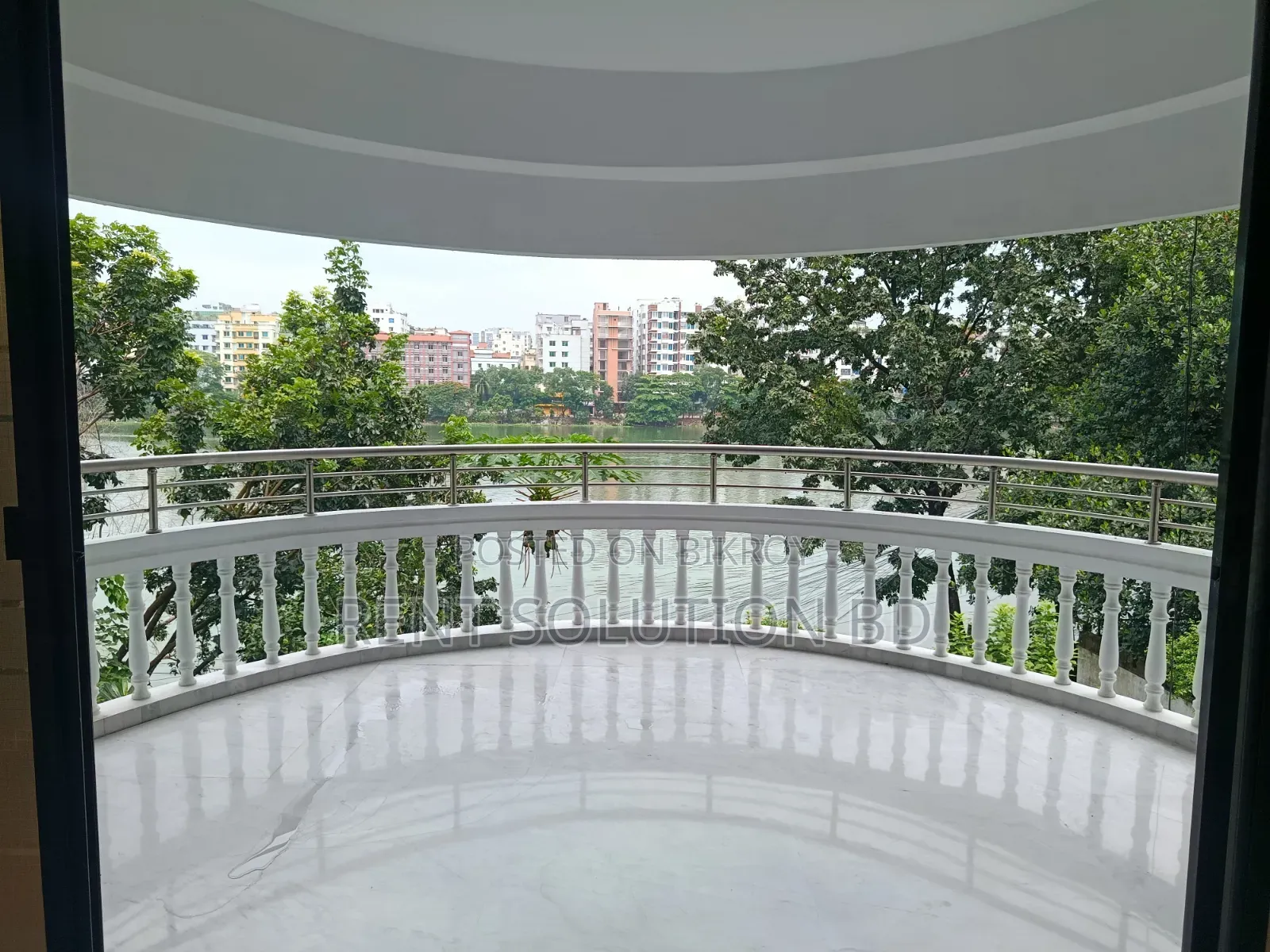 Lake View Luxurious Office Space Rent at Gulshan 1