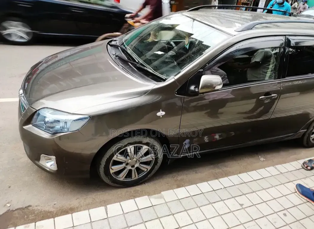 Toyota Corolla Fielder 1.5 Liter Petrol Front-Wheel Drive 2010 Gray