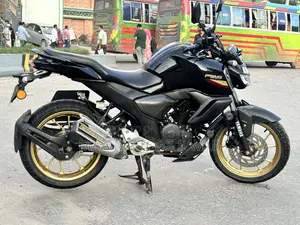 ইয়ামাহা এফজেডএস ভি৩ ২০২৩ ব্ল্যাক