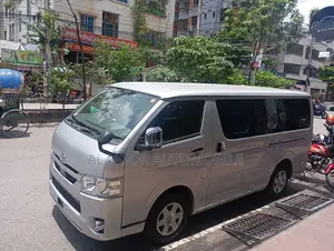Toyota HiAce 2021 Silver
