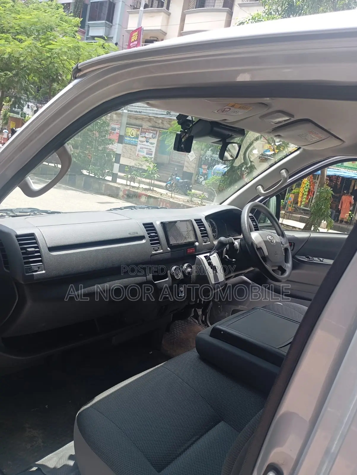 Toyota HiAce 2021 Silver