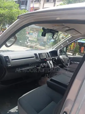 Toyota HiAce 2021 Silver