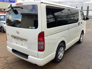 Toyota HiAce 2021 White