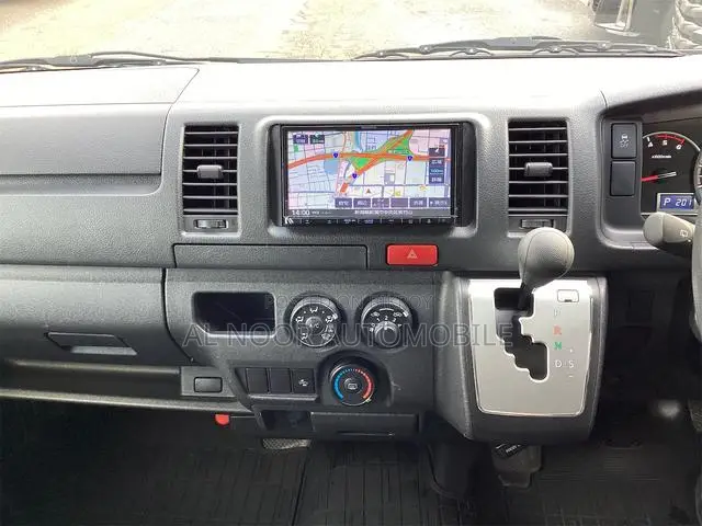 Toyota HiAce 2021 White