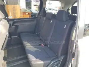 Toyota Noah 2020 Silver