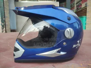 অ্যারন হেলমেট