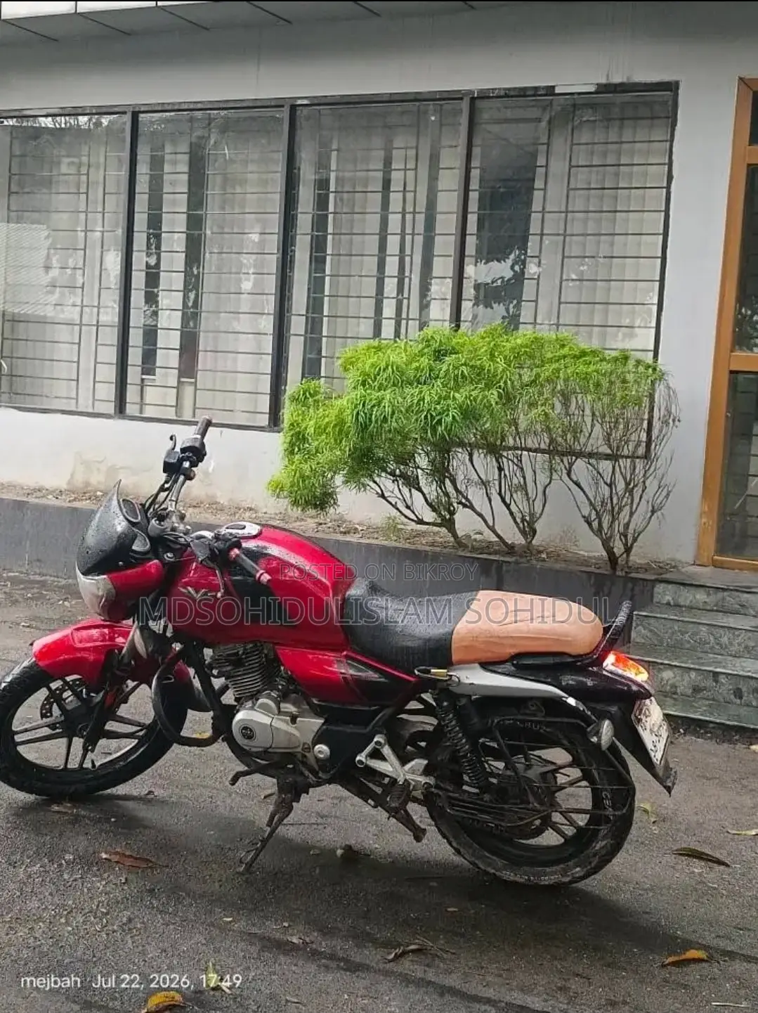 Bajaj V15 2020 Red