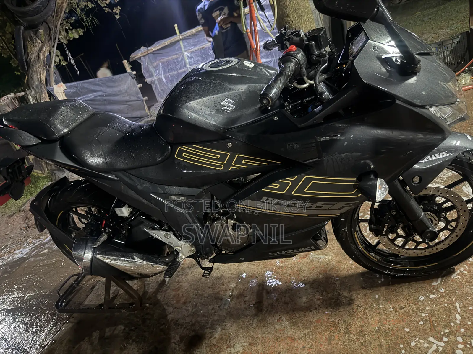 সুজুকি জিক্সার এসএফ ২৫০ ২০২৪ কালো