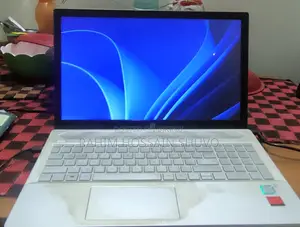 Laptop HP 15s 8GB Intel Core i7 HDD 1T