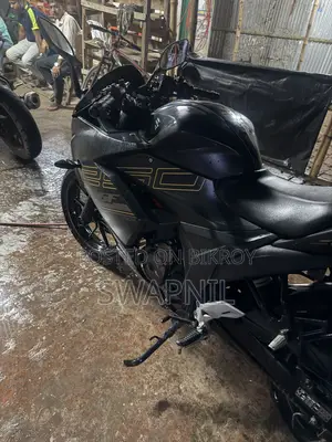 সুজুকি জিক্সার এসএফ ২৫০ ২০২৪ কালো