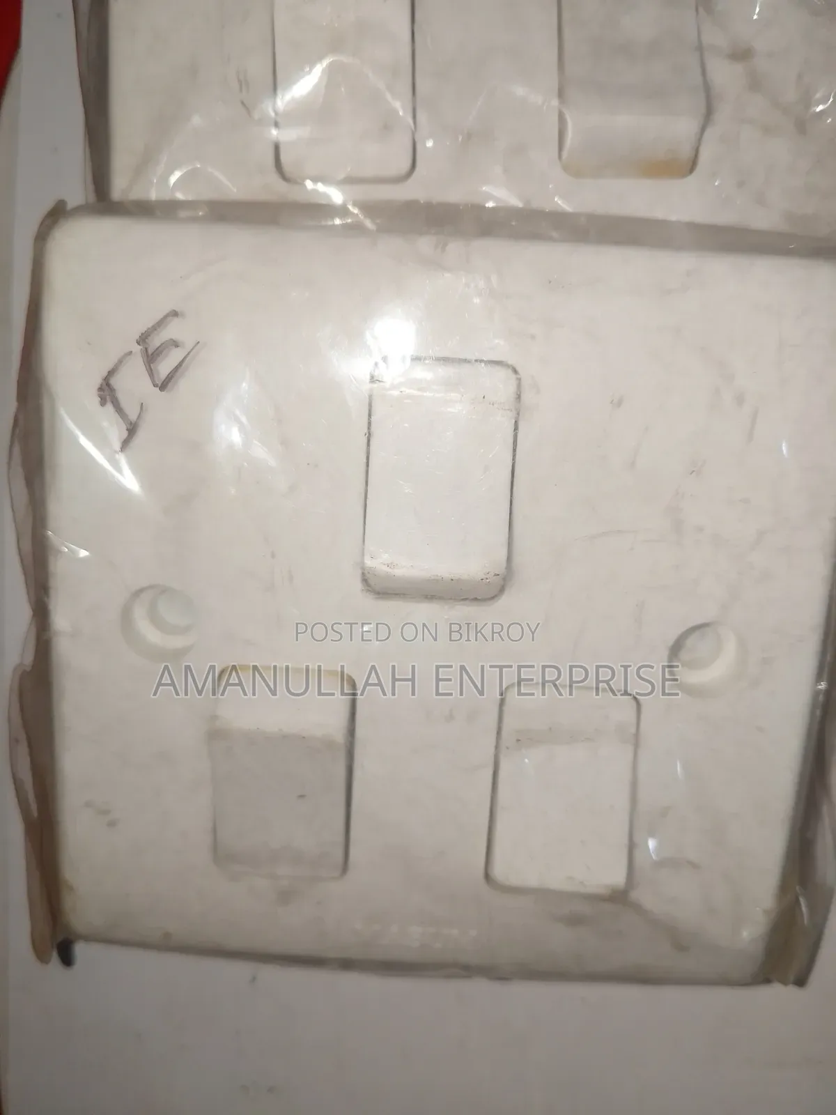 Classic White 3-Gang 2-Way Light Fan Switch | Online Electrical Shop