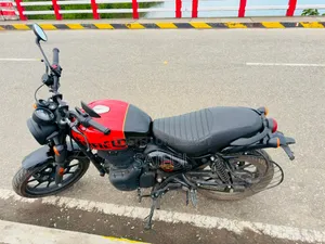 Royal Enfield Hunter 350 2025 Red