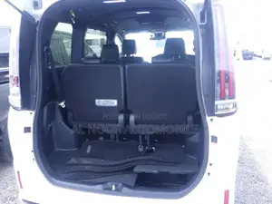 টয়োটা এসকায়ার ২০২১ পার্ল