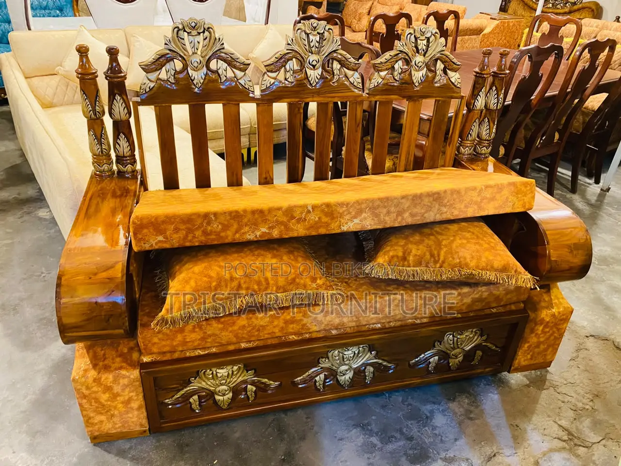 মডার্ন ভিক্টোরিয়া সোফা কাম বেড