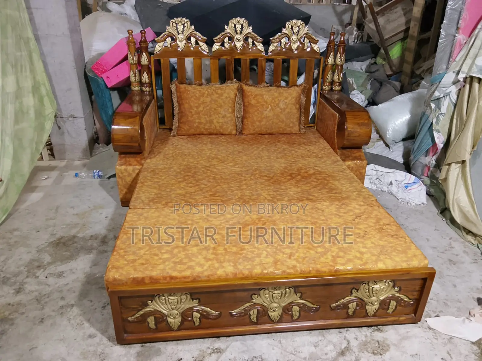 মডার্ন ভিক্টোরিয়া সোফা কাম বেড