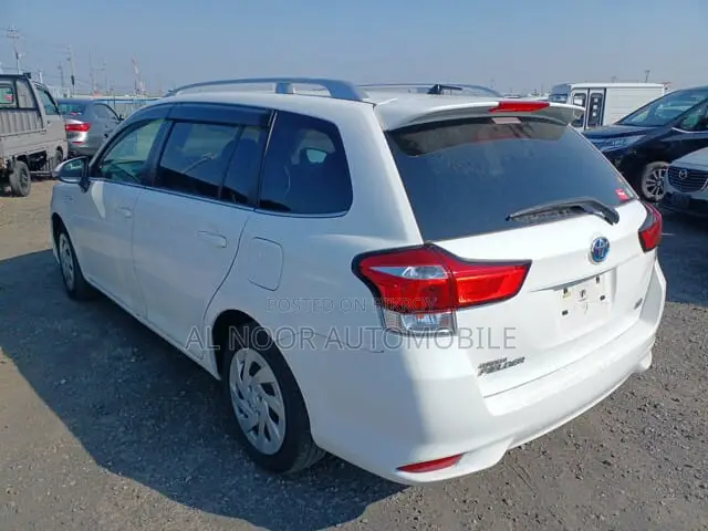Toyota Corolla Fielder 2021 Pearl