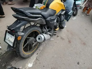 TVS Raider 125 2023 Yellow