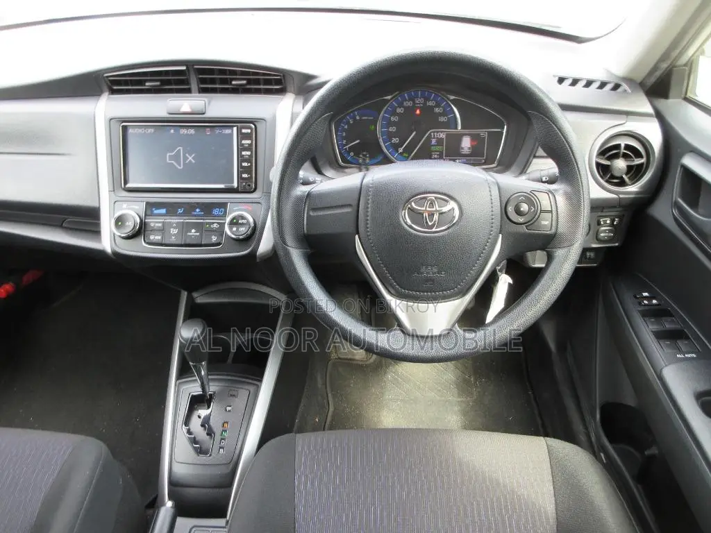 Toyota Corolla Fielder 2021 Silver