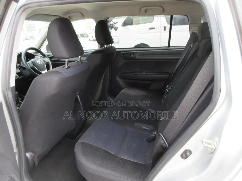 Toyota Corolla Fielder 2021 Silver