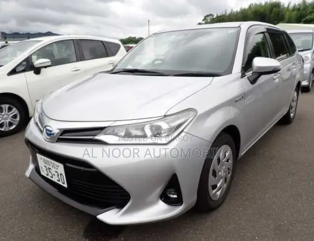 Toyota Corolla Fielder 2021 Silver