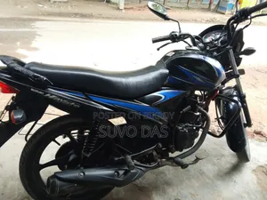নতুন টিভিএস স্ট্রাইকার ১২৫ ২০২৪ পিংক