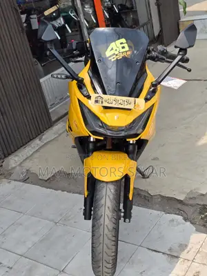 Hero Karizma XMR 210 2024 Yellow