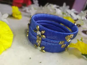 Royal Blue Kundan ১ পিিস ৪ টা ডিজাইন একদম ইউনিক ১ সেট ২৮০ টাকা মাত্র