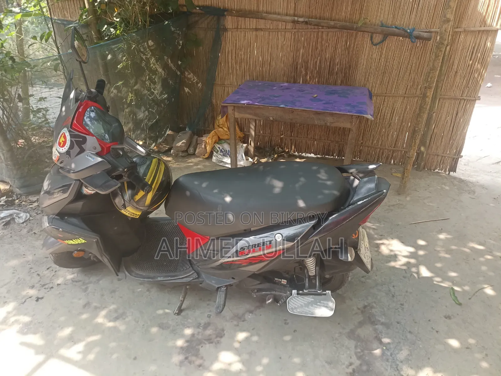 ইয়ামাহা ২০২১ কালো